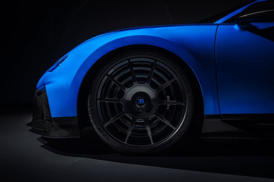 Колеса Bugatti Chiron Pur Sport 2020 года  (фото 15 из 44)